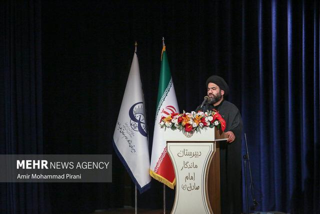 ایمان، وحدت و فرهنگ شهادت سه رکن اصلی پایداری ملت ایران است