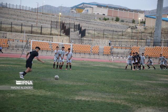 کمبود زمین‌ استاندارد از چالش‌های اصلی رشد فوتبال در ایلام