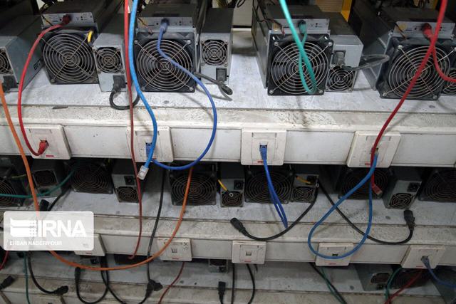 کشف ۱۶ دستگاه ماینر غیرمجاز در پارسیان هرمزگان