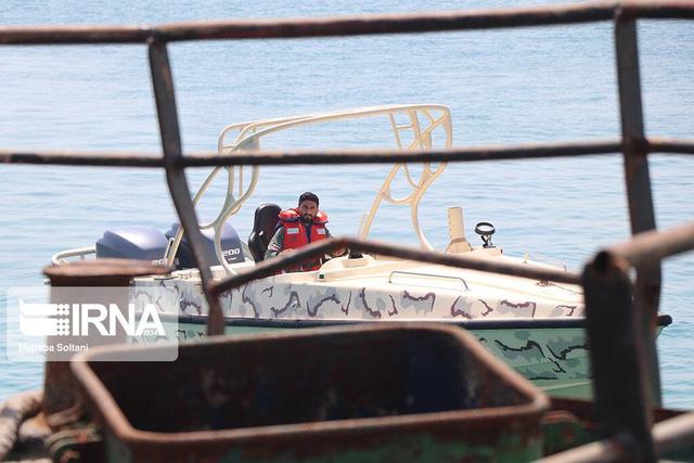 توقیف ۱۰۰ هزار لیتر سوخت قاچاق و ۱۶ دستگاه کامیون متعلق به قاچاقچیان در جزیره قشم