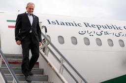 پزشکیان وارد سنندج شد