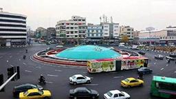 کنسرت خیابانی رایگان میدان انقلاب ؛ با حضور پرواز همای، حامد همایون، گرشا رضایی، میثم ابراهیمی و راغب