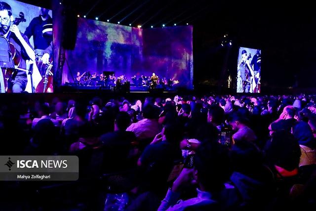 کنسرت رایگان ۵ خواننده در میدان انقلاب