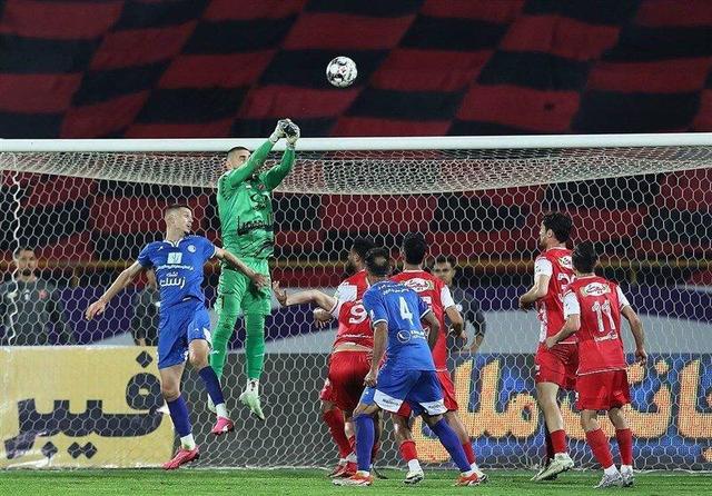 عکس| دیس‌بک سنگین استقلال خوزستان به پوستر پرسپولیس