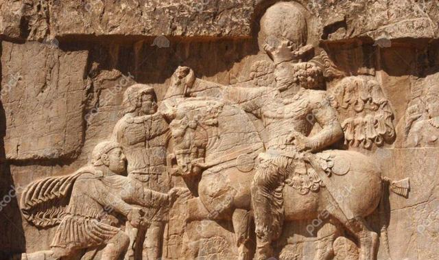 والدین مغلوب در میدان انقلاب زانو می زند