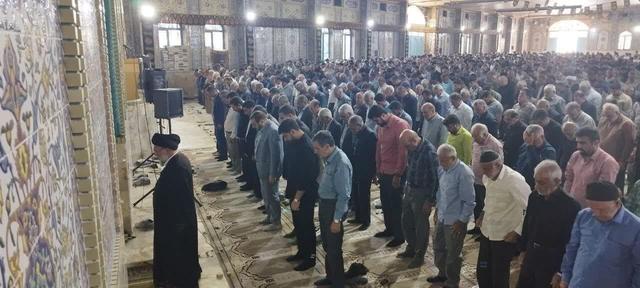 اقامه نماز جمعه یاسوج به امامت آیت الله حسینی