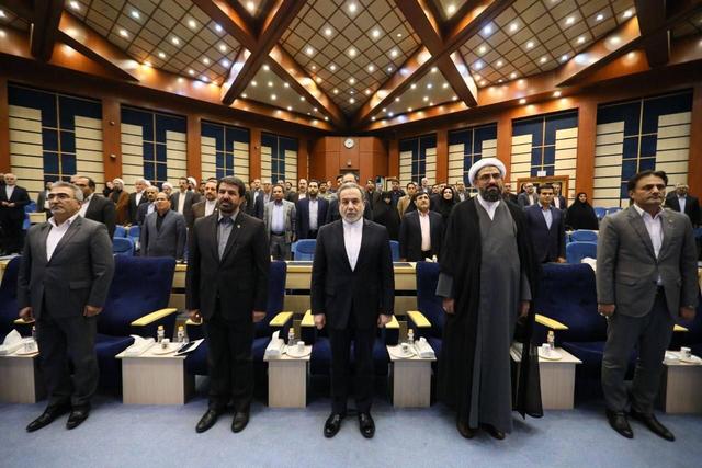 برگزاری شورای اداری استان همدان با حضور وزیر امور خارجه