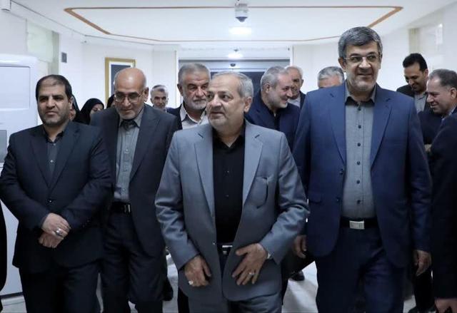 وزیر آموزش و پرورش وارد یزد شد