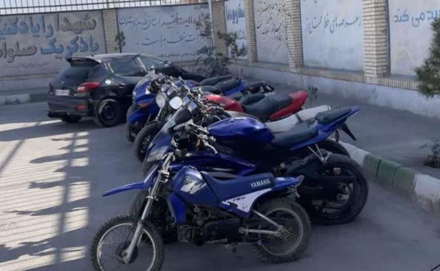 سرهنگ نجفی: ۹ دستگاه موتورسیکلت سنگین فاقد مجوز در کرمان توقیف شد