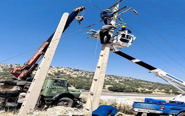 ۷۰۰ کیلومتر شبکه برق در شهرستان بویراحمد بهینه‌سازی شد