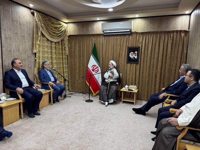 وزیر علوم وارد زاهدان شد