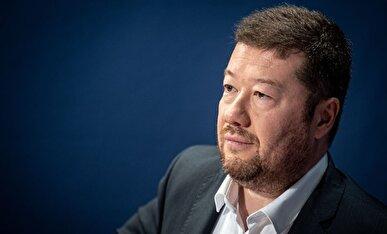 پارلمان چک پرچم اوکراین را پایین کشید + فیلم