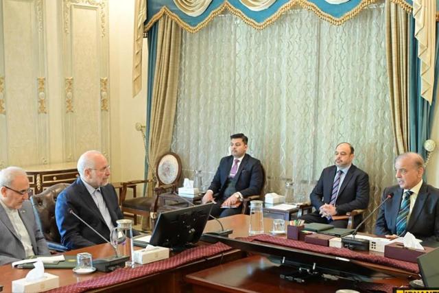 رئیس مجلس ایران با نخست‌وزیر پاکستان دیدار و گفت‌وگو کرد