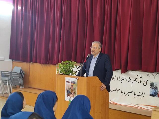 لزوم بصیرت دانش‌آموزان در برابر جنگ نرم دشمن