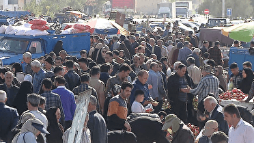 طنین خوش زندگی در جمعه بازار زنجان