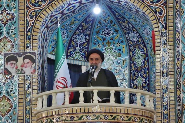 امام جمعه شهرکرد: توجه به تولید داخلی و وحدت ملی راهبرد عبور از بحران‌هاست