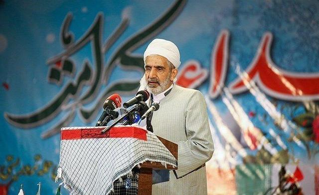 امام جمعە سنندج: سفر بدون تشریفات رئیس جمهوری بە کردستان نشان‌ از اراده جدی دولت برای حل مشکلات مردم داشت