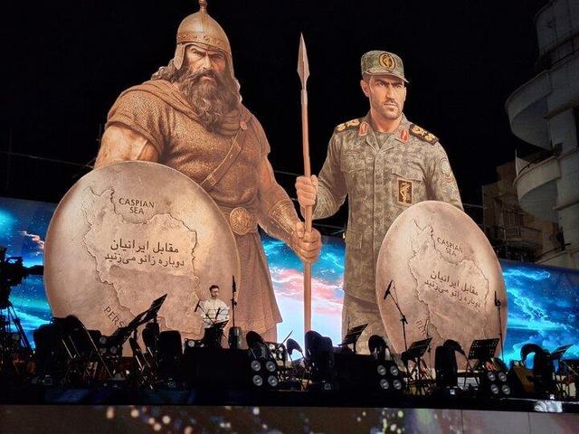 مجسمه والرین بعد از میدان انقلاب به میدان آزادی منتقل می‌شود