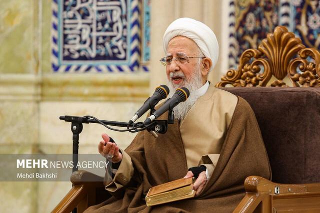 آیت الله جوادی آملی: هر سخن آسیب‌زا به نظام، نشانه بی‌خردی است