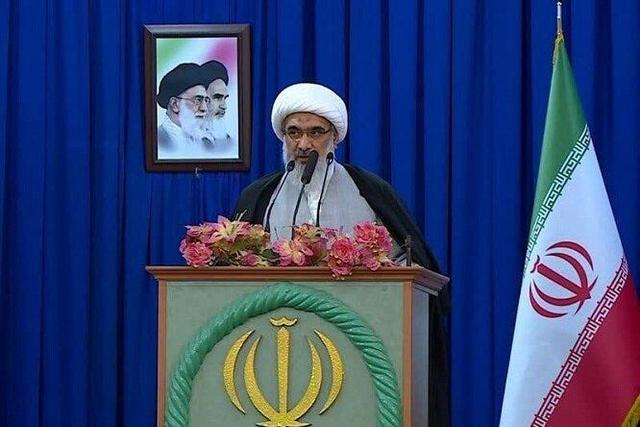 امام جمعه بوشهر: دولت به معیشت و فرهنگ توجه ویژه کند