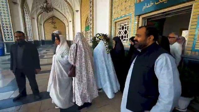 حضور گروهی از اندیشمندان و پزشکان هندی در حرم مطهر امام رضا (ع)