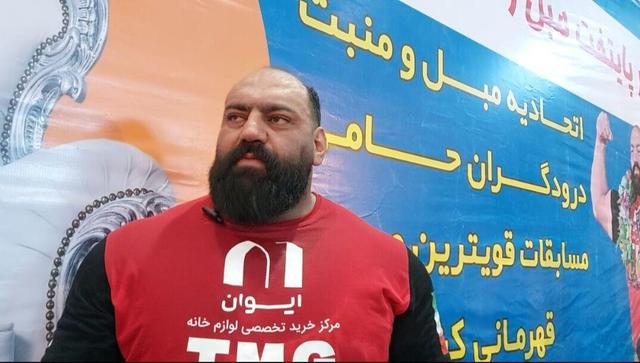 فیلم| نبرد «رضا قیطاسی» برای کسب عنوان قویترین مرد آهنین ایران