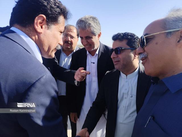 معاون رییس جمهور: مشارکت مردم در ساخت مدرسه به توسعه سیستان و بلوچستان کمک می‌کند