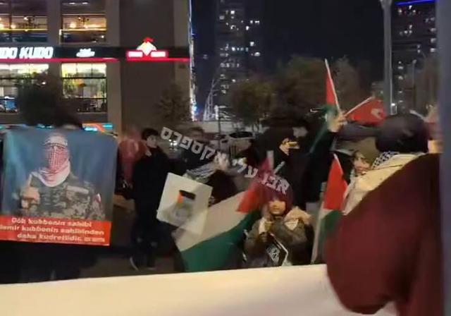 فیلم/ تظاهرات مقابل فست‌فود حامی اسرائیل در استانبول