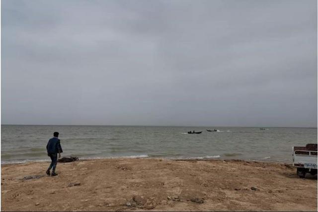 رسانه‌های عراقی از خشک شدن دریاچه حمرین در استان دیاله عراق خبر دادند