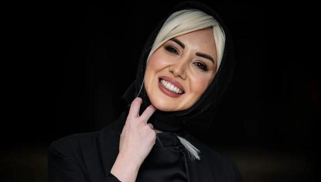 نازنین صلح‌جو با استایل شیک و رسمی تیره در اکران «قسطنطنیه» (عکس)