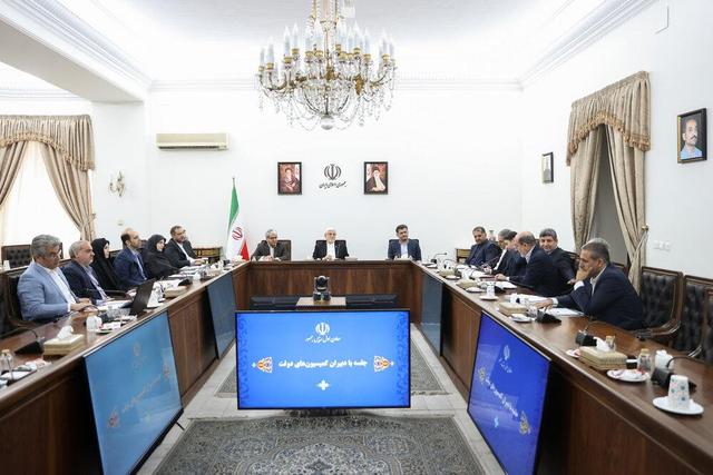 عارف: دولت حق ندارد خلاف منویات مردم کاری کند