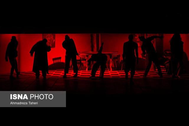 نمایش "مادر مخوف"