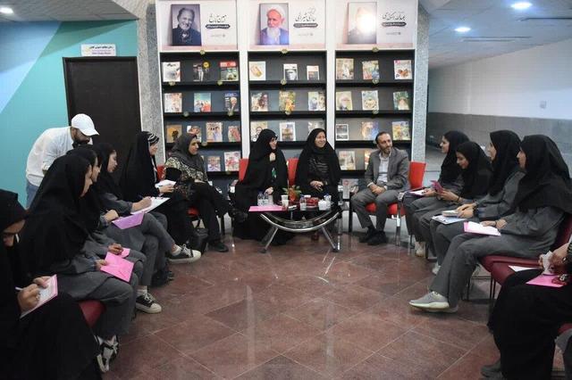 مشاور معاون رئیس جمهور: کتابخانه‌های عمومی می‌توانند پایگاه تعامل و هم‌افزایی بین‌نسلی باشند