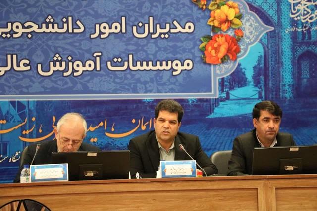 گفت‌وگو؛ کلید هم‌زیستی دانشگاهی» | تأکید دکتر قنبری بر نگاه تمدنی به جذب دانشجویان بین‌الملل در نشست مدیران و نمایندگان صنفی دانشگاه سمنان