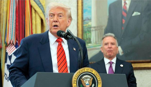 ترامپ: نه تنها خودم بلکه هیچ مقام آمریکایی دیگری در اجلاس گروه ۲۰ شرکت نخواهد کرد | این یک افتضاح تمام عیار است که ...