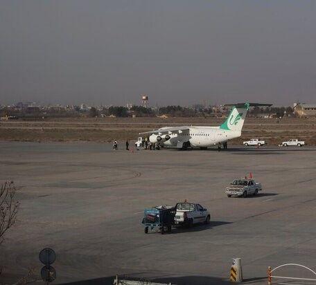 ماجرای ترکیدگی لاستیک فوکر ۱۰۰ آسمان در فرودگاه مشهد اعلام شد