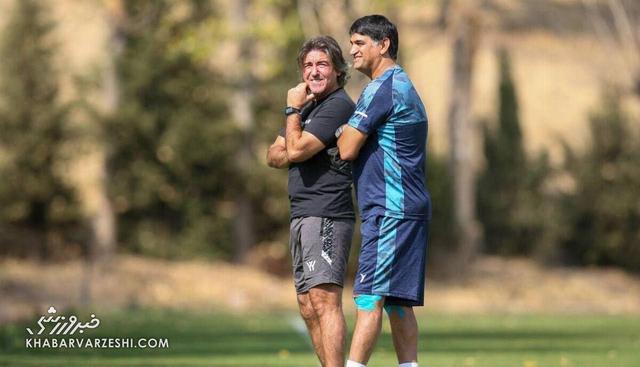 مربی استقلال حق نشستن روی نیمکت را ندارد!