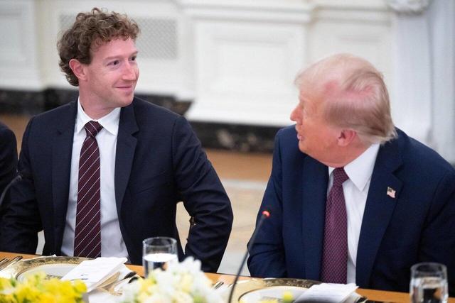 صحبت درگوشی با ترامپ، برای متا ۶۰۰ میلیارد دلار هزینه تراشید