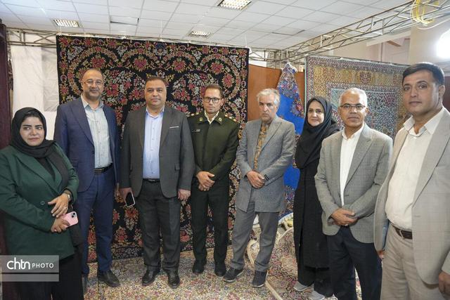 حضور پررنگ هنرمندان راور در هفدهمین نمایشگاه ملی صنایع‌دستی، نماد پویایی هنرهای سنتی این شهرستان است