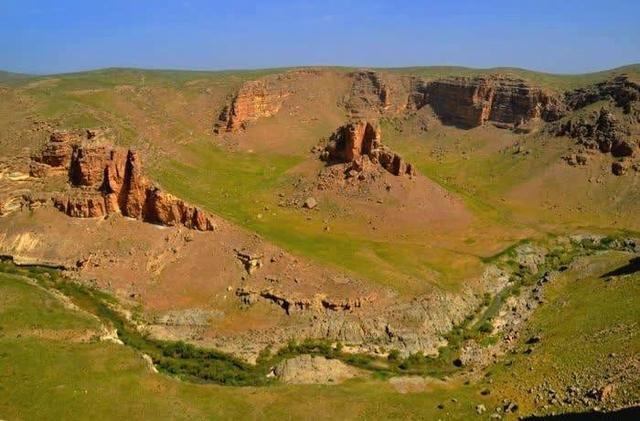 قلعه تاریخی قلاقوره بیجار قابلیت تبدیل شدن به مقصد مهم گردشگری را دارد