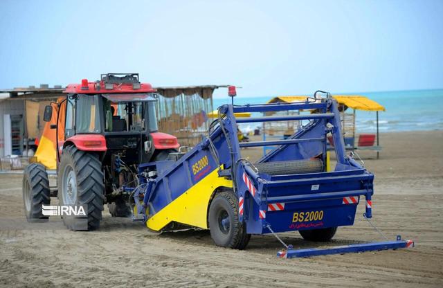 پاک‌سازی سواحل قابل دسترسی جزیره قشم با دستگاه ساحل روب‌+فیلم