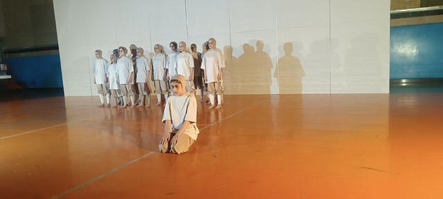 «همدردی بدنی با آنتیگونه» در سالن ورزشی به جای بلک باکس در خمین