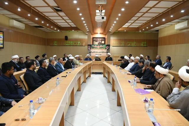 امام جمعه شیراز: وحدت اسلامی، کلید عزت مسلمانان در برابر دشمنان است