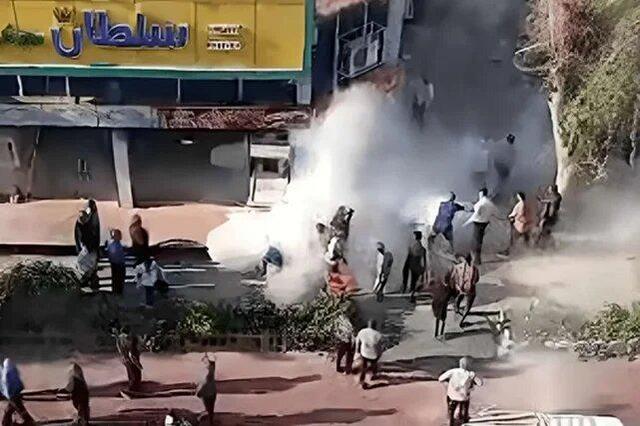 پسر ۲۱ ساله به خاطر مغازه پدرش خودش را آتش زد