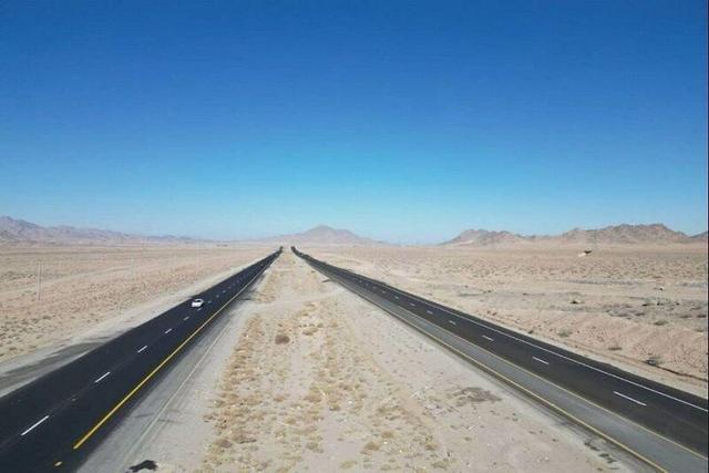بهره‌برداری از ۲۰۱ کیلومتر بزرگراه و راه اصلی از هامون تا مکران فقط در یک سال اخیر
