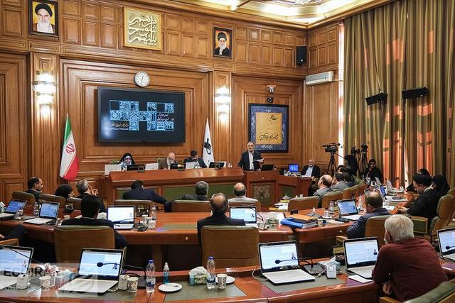 اعتراض تند شورایی‌ها به غیبت زاکانی در صحن شورا