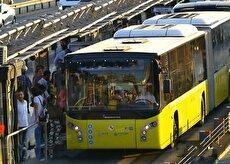 تصاویر از صف طولانی و عجیب اتوبوس در استانبول (فیلم)