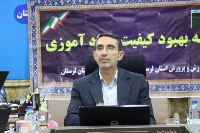 فعال شدن ۱۱۴ پایگاه سوادآموزی در مدارس لرستان / محتوای آموزشی باید فراتر از سطح ملی تنظیم شود