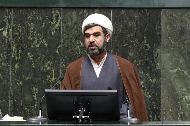 مجلس در راستای سیاست‌های کلان نظام از تفویض اختیار به استانداران پشتیبانی می‌کند