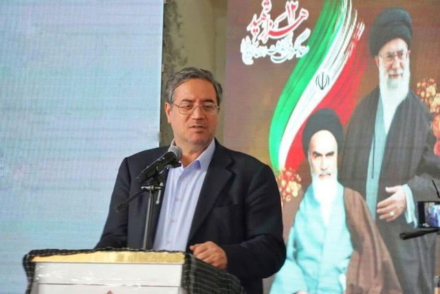 استاندار آذربایجان غربی: وظیفه داریم با خدمت صادقانه راه شهدا را به بهترین شکل ادامه دهیم